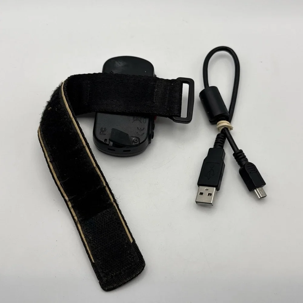 Garmin Forerunner 301 Personal Trainer With Strap and charging cord working